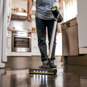 Karcher VC 6 Štapni usisivač sa posudom beli - Slika 6