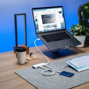 Targus HyperDrive Flex 4 Port USB-C Combo Hub beli (HD5200BUGL) - Slika 1