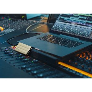 Samsung Portable T7 Shield 4TB crni eksterni SSD MU-PE4T0S - Slika 3