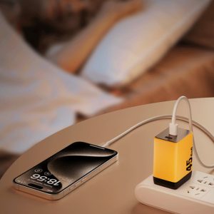 Wekome WP-U33 Super brzi Strujni GaN Punjač, 2-porta USB (2 x 3.1 tipC) 45W, žuti - Slika 2